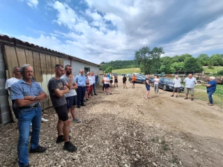 Un « Jeudi de l’agriculture » chez Clément Joux dans le Bugey