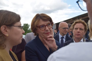 Annie Genevard : « L'objectif est l'éradication de la maladie »